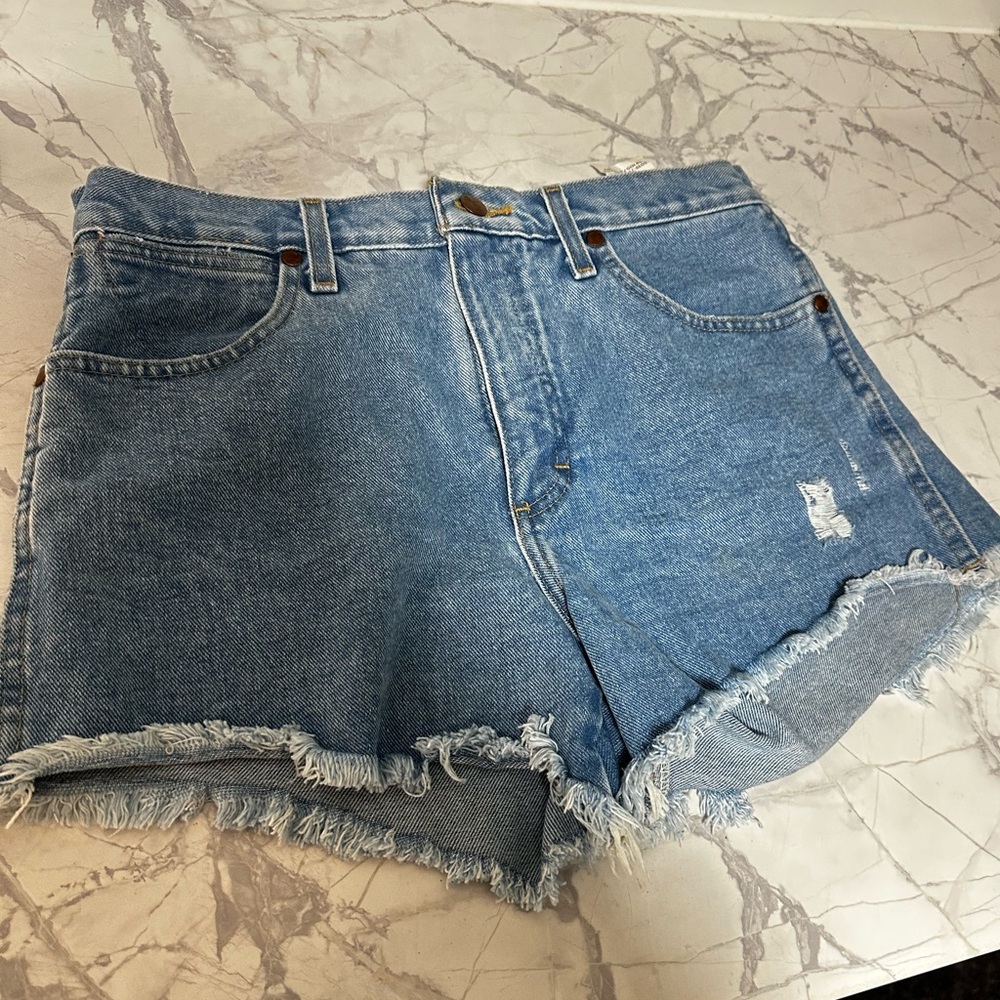 Wrangler cut off Jean shorts size 28
